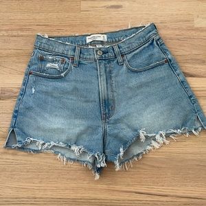 Abercrombie & Fitch High rise curve love cut offs